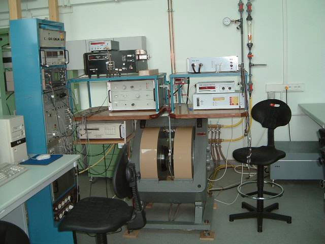 EPR spectrometer